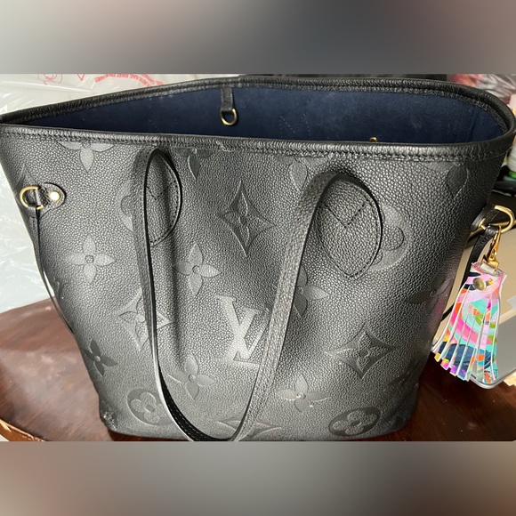 Louis Vuitton Handbags - Authentic Black Louis Vuitton black tote